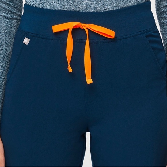 Figs XS Limited Edition Deep Reef Scrub Set - Picture 5 of 10